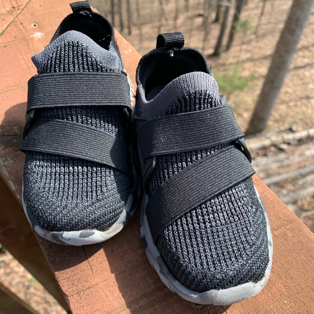 ✨HP✨Toddler Sneakers